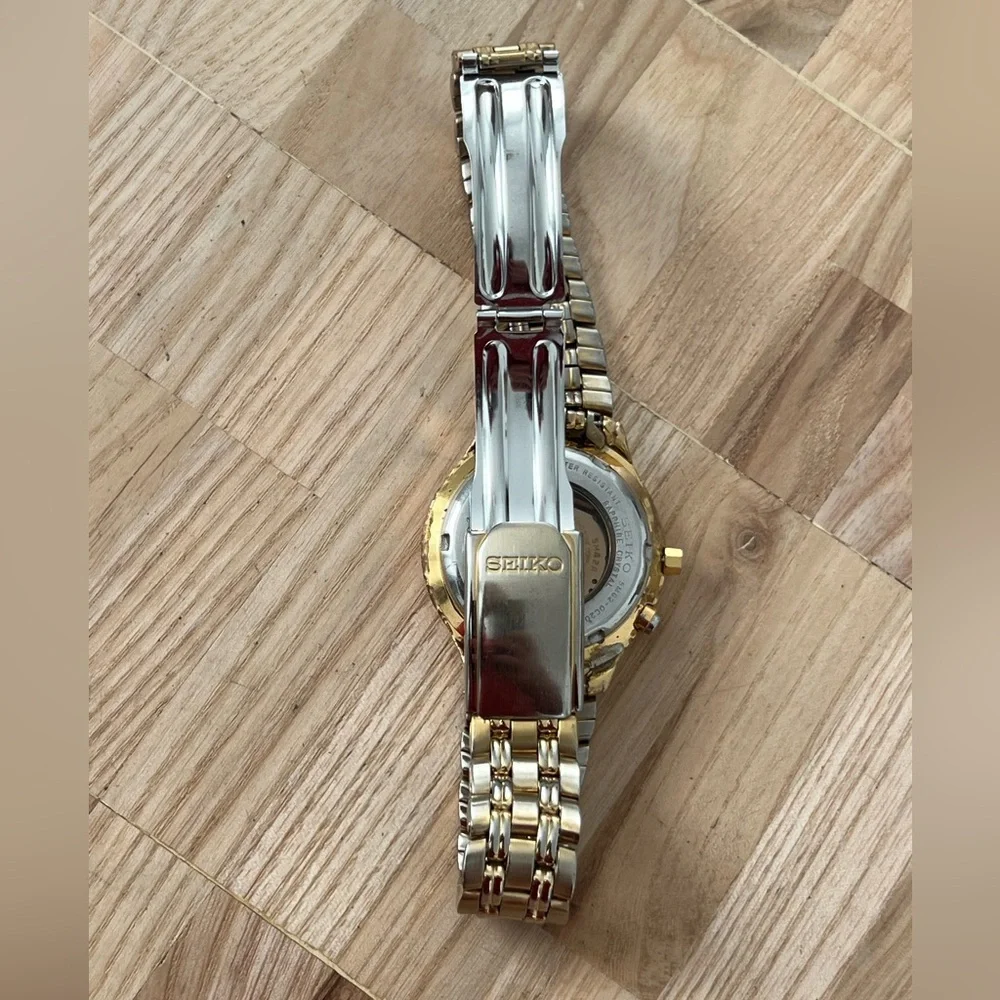 Seiko Kinetic Automatic Men’s Watch Gold-Tone Dial, Case, Bracelet, Date Window